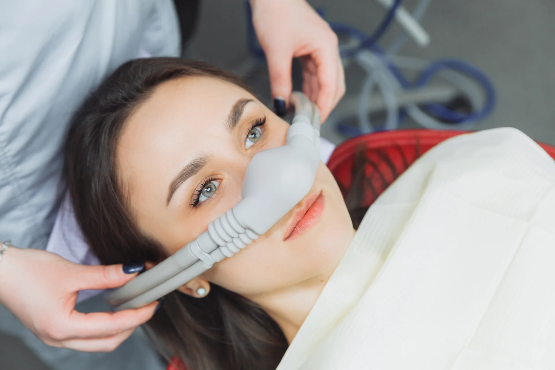 Patient at ease during sedation-supported dental care